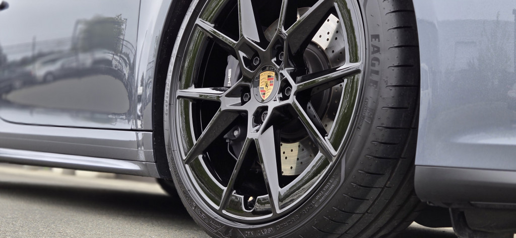 2025-Porsche-911