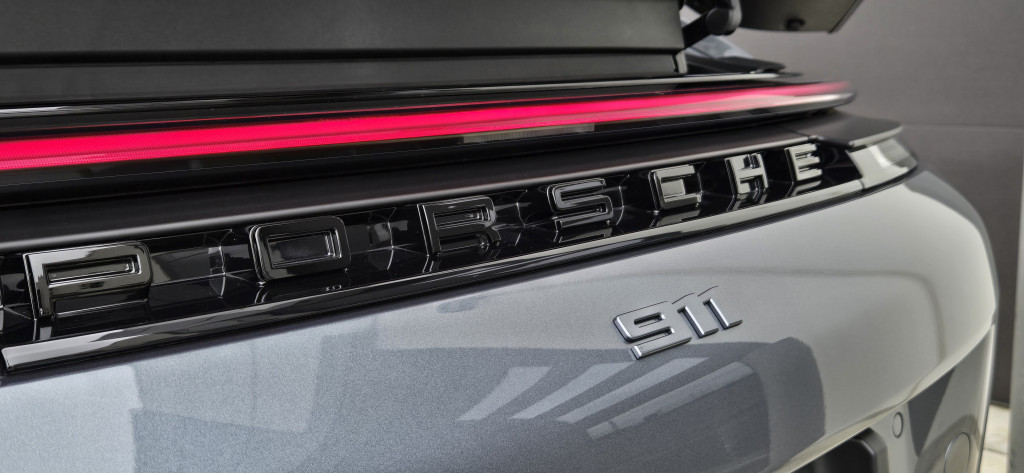2025-Porsche-911