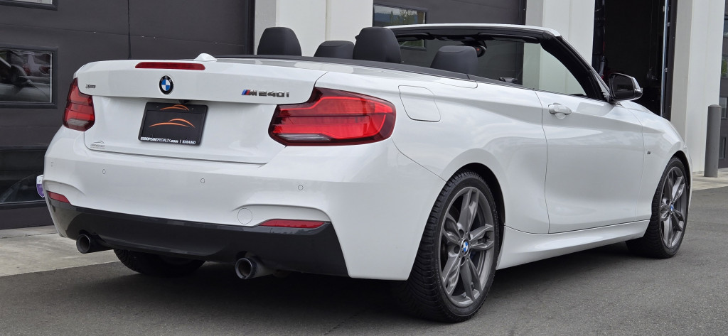 2018-BMW-M240i xDrive