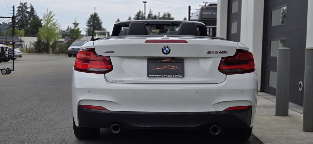 2018-BMW-M240i xDrive