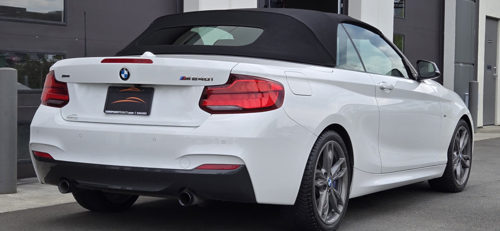 2018-BMW-M240i xDrive