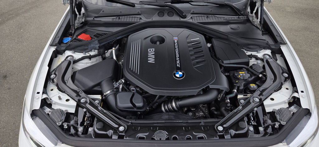 2018-BMW-M240i xDrive