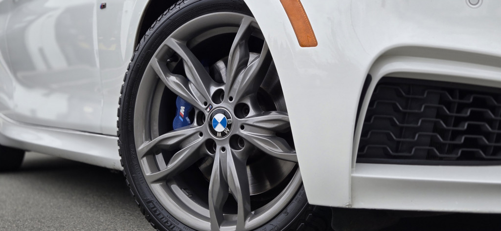 2018-BMW-M240i xDrive