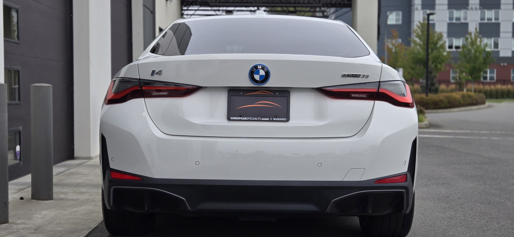 2023-BMW-i4