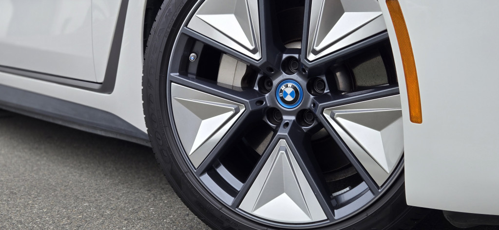 2023-BMW-i4