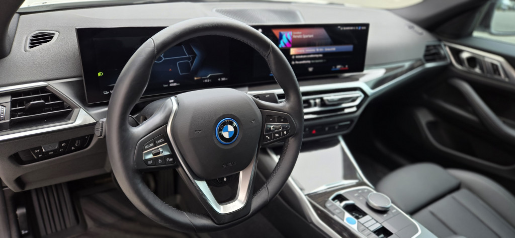 2023-BMW-i4