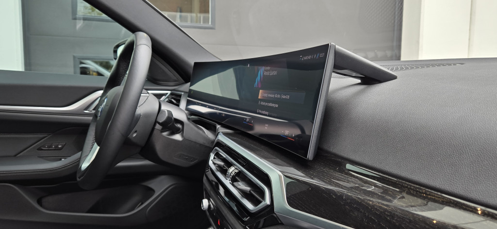 2023-BMW-i4