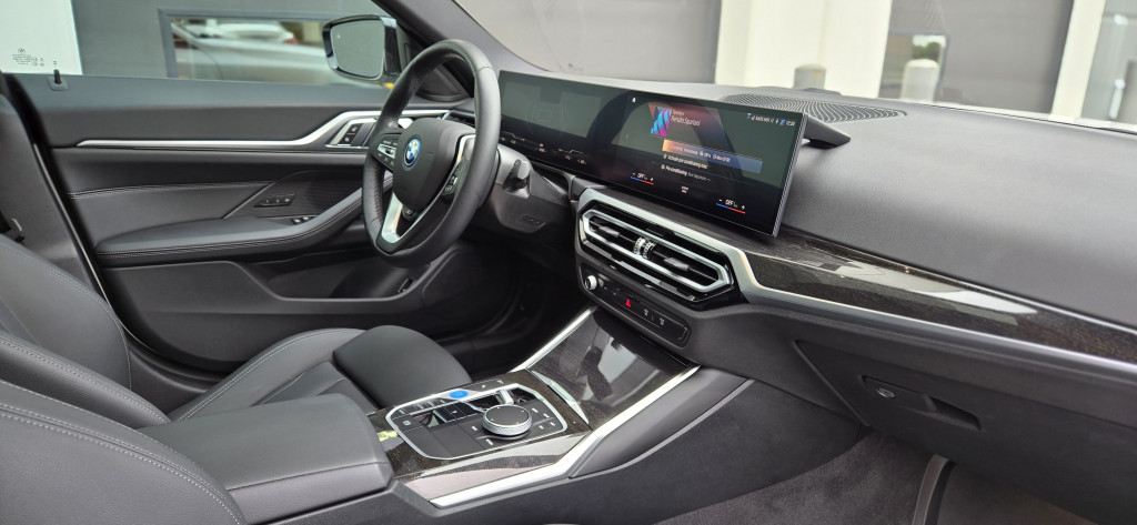 2023-BMW-i4