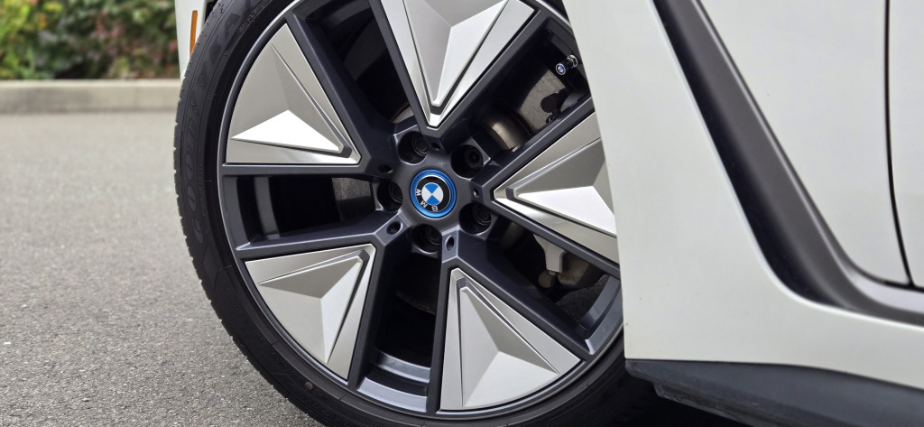 2023-BMW-i4