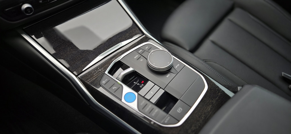 2023-BMW-i4