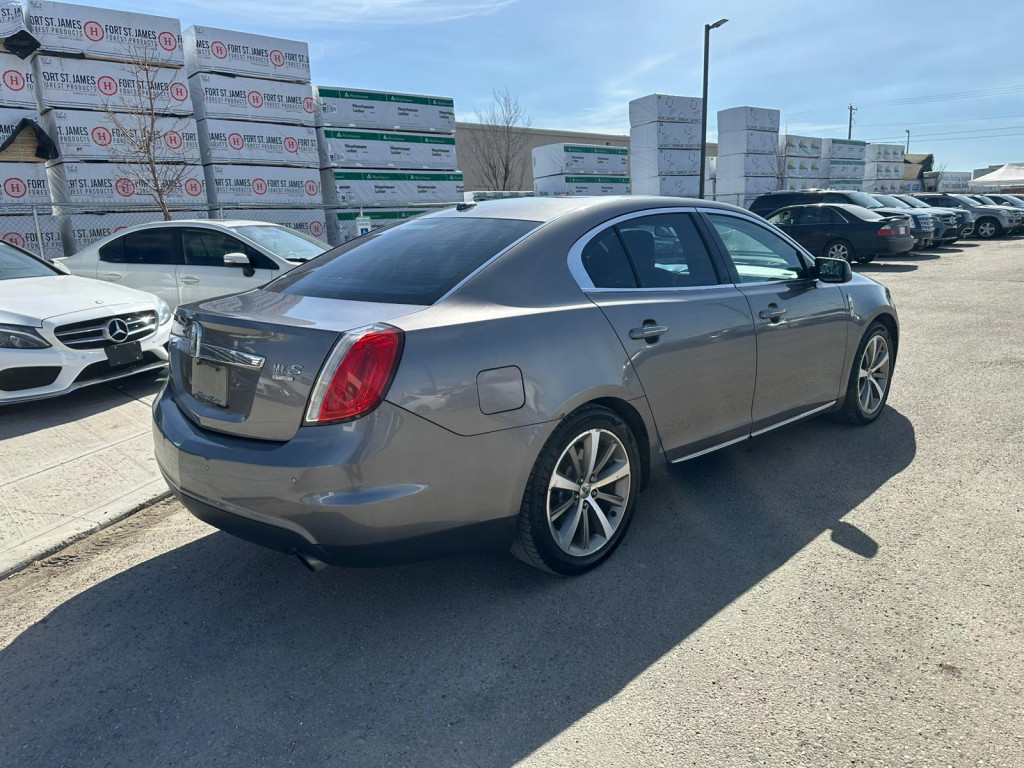 2011 Lincoln MKS