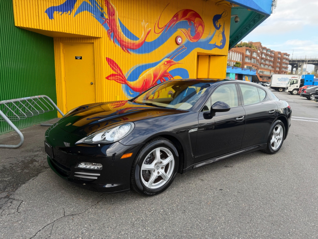 Porsche 2011 Porsche Panamera 4